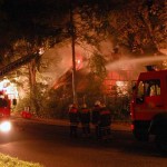 Wenderohr und Wasserwerfer im Einsatz