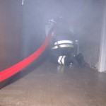 Vorgehen im Kriechgang in die Wohnung