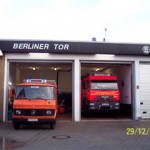 Das Feuerwehrhaus der FF Berliner Tor am Bergmannring in HH-Horn mit den Fahrzeugen