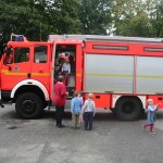 Das Fahrzeug bildete natürlich das größte Interesse der Kinder <br>© FF Stellingen<br>