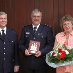 v.l. Landesbereichsführer-Vertreter Süd Werner Burmester, Hauptbrandmeister Peter Klampe mit Ehefrau Angelika