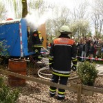 Feuer Menschenleben in Gefahr. Person im Bauwagen vermisst.