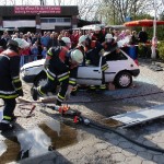 Eine eingeklemmte Person nach Verkehrsunfall.