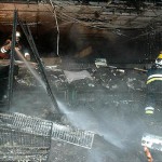 Viele Brandnester im Laden mußten mühsam abgelöscht werden. 
Der Einsatz dauerte von 06:08 h bis 09:15 h
