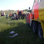 Rechts im Bild: Die Rettungstreppe der Flughafen-Feuerwehr