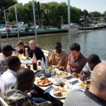 Das gemeinsame Mittagessen auf dem Ponton in der Billwerder Bucht