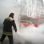 Ausbilder Lutz Tusch bei seiner schauspielerischen Einlage als „Störfeuer“.