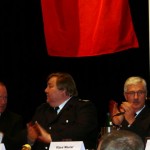 Applaus von Innnensenator Neumann, LBF Wronski und OBD Maurer (v.l.n.r.). (c) AG MuK FF Hamburg