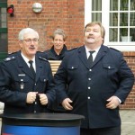 OBD Maurer und LBF Wronski bei dere Abnsprache zur Fahrzeugübergabe. Außerdem sprach ein Vertreter der Fa. Magirus (c) AG MuK