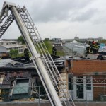 Nachlöscharbeiten und aufnehmen des Daches! - Bild: D. Schäfer