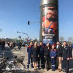 Auch Landesjugendfeuerwehrwart Uwe von Appen und seine Vertreterin Lena Igla freuen sich über die tolle Aktion zum 50. Geburtstag der Jugendfeuerwehr Hamburg.