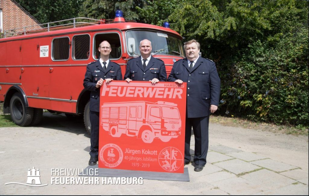 (V.l.n.r.) WF Sebastian Bierdel, Jubilar Jürgen Kokott, Landesbereichsführer André Wronski