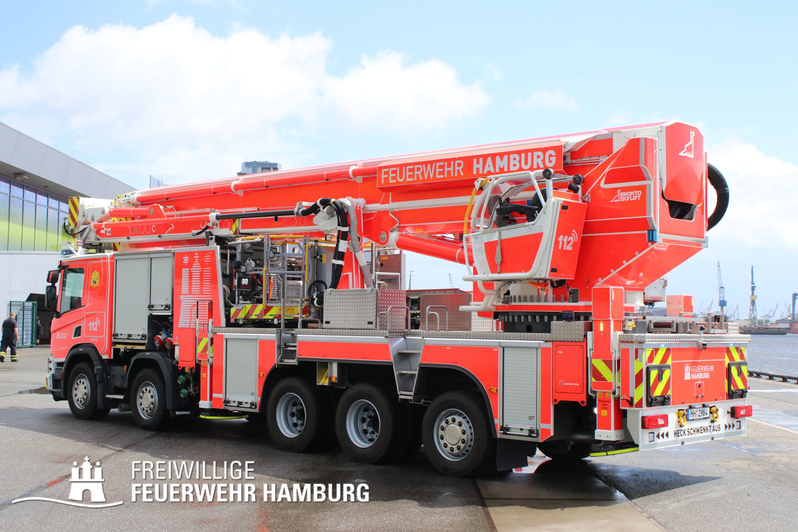 Offizielle bergabe Des Cobra L schystems Und Des Neuen TMF70 Sowie Des offizielle-bergabe-des-cobra-l-schystems-und-des-neuen-tmf70-sowie-des